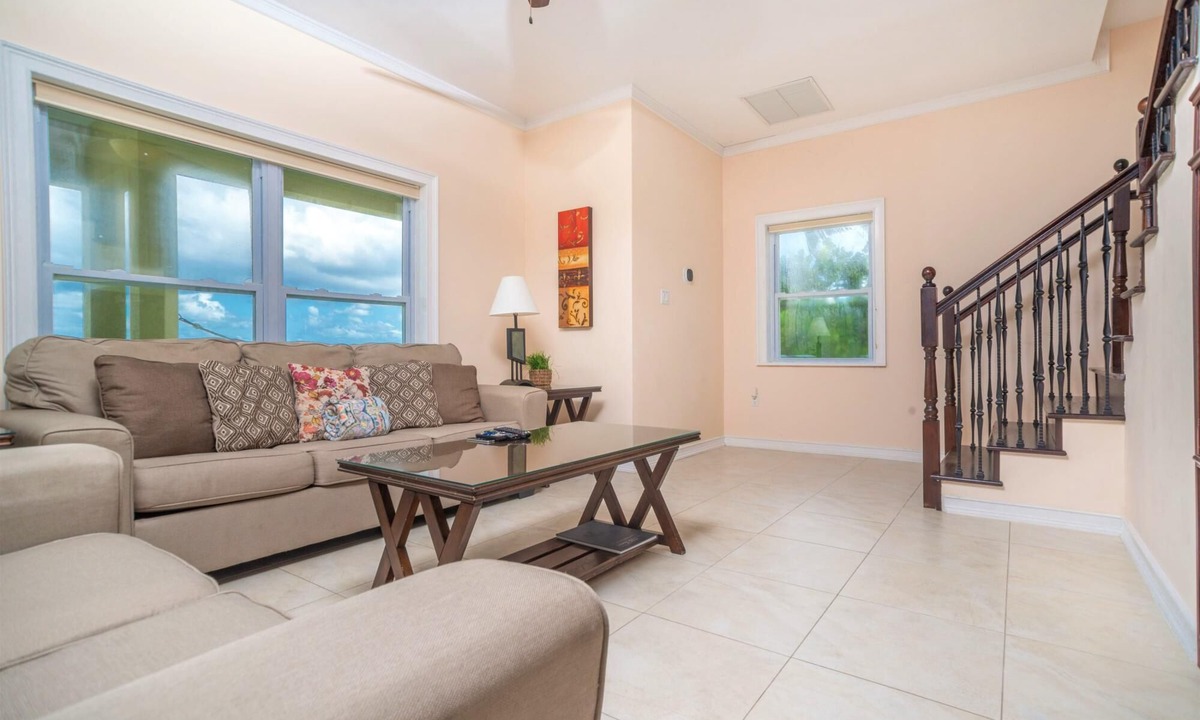 North Side Villa | Luxury 3bd Beach Front 4 Green Stunning Views