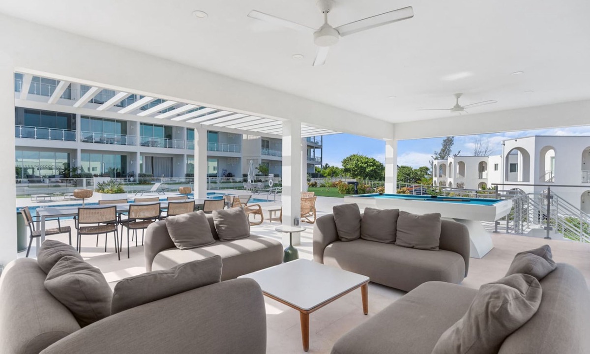 Northwest Point Apartment | Sunset Point 29 in West Bay