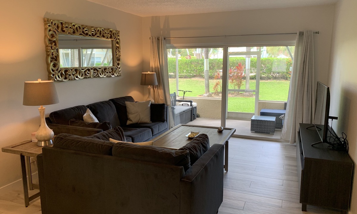 Seven Mile Beach Resort | Plantation Village 2 Bed / 2 Bath