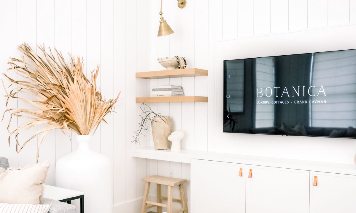 Seven Mile Beach Apartment | Botanica