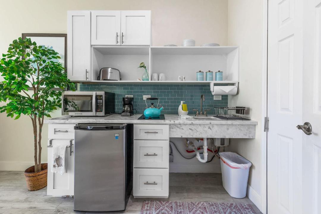 Colliers Bay House | The One Love at Cottages