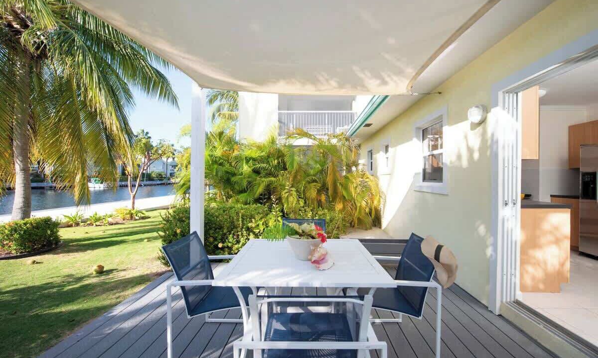Photo of Outdoor in Seven Mile Beach