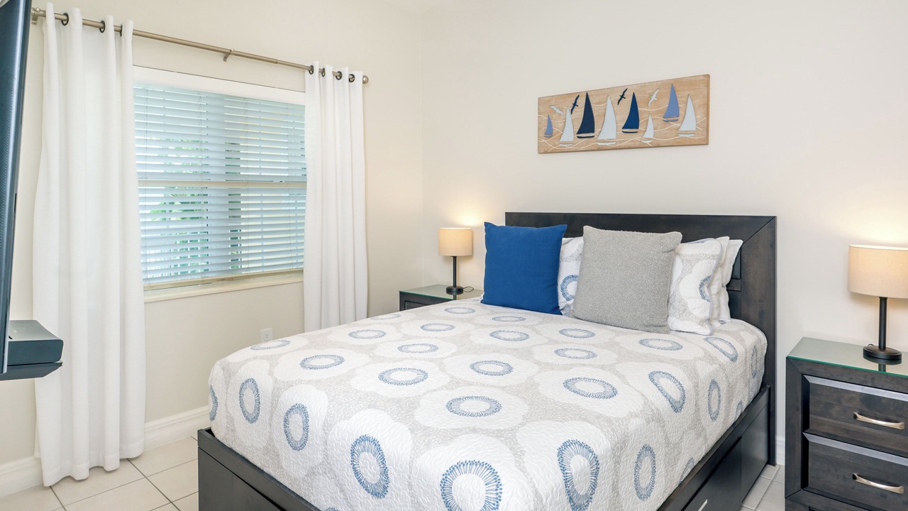 Photo of Bedroom in Seven Mile Beach
