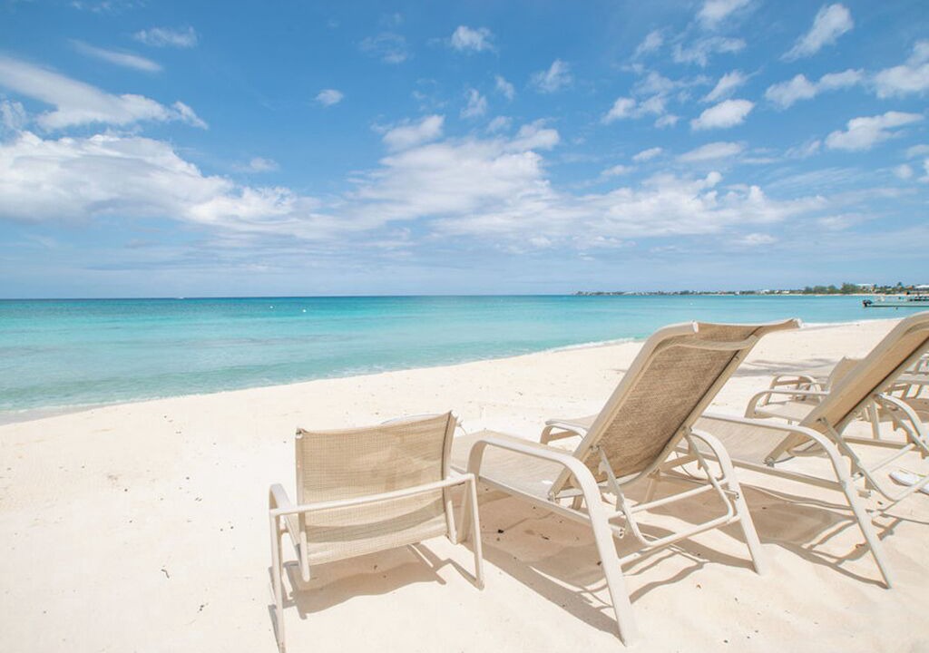 Photo of Others in Seven Mile Beach