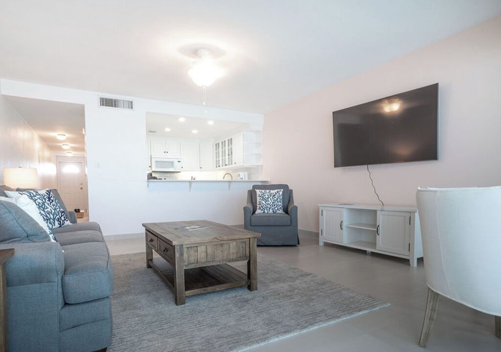 Photo of Livingroom in Seven Mile Beach