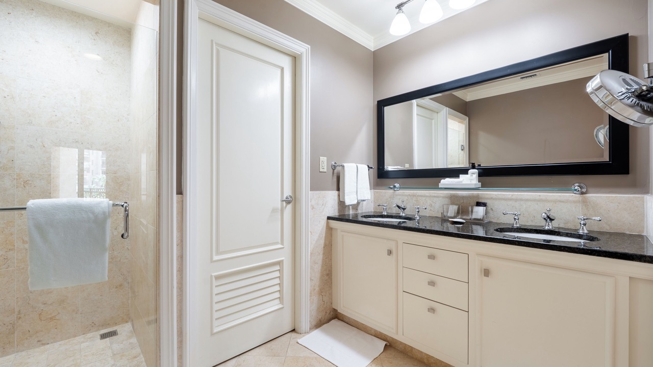 Photo of Bathroom in Seven Mile Beach