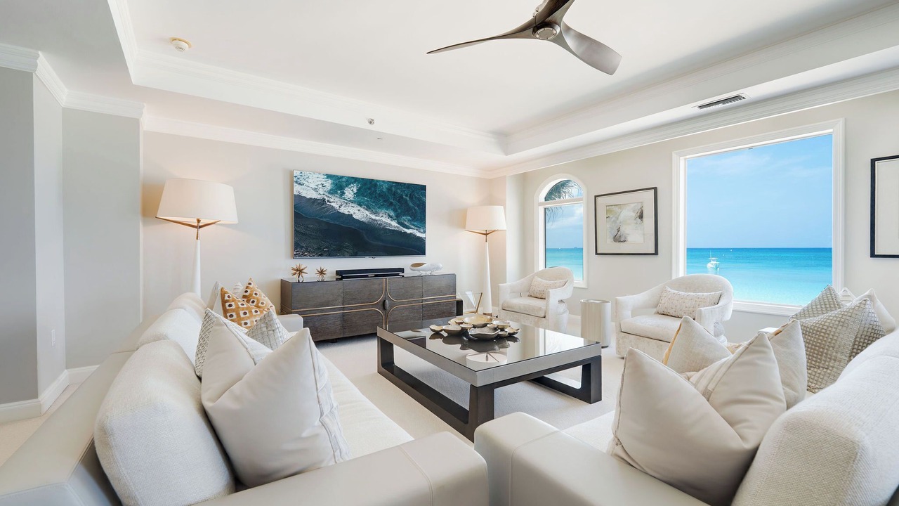 Photo of Livingroom in Seven Mile Beach