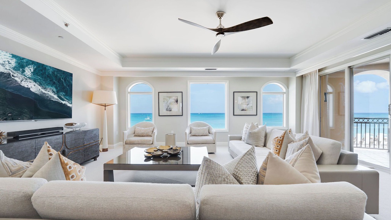 Photo of Livingroom in Seven Mile Beach