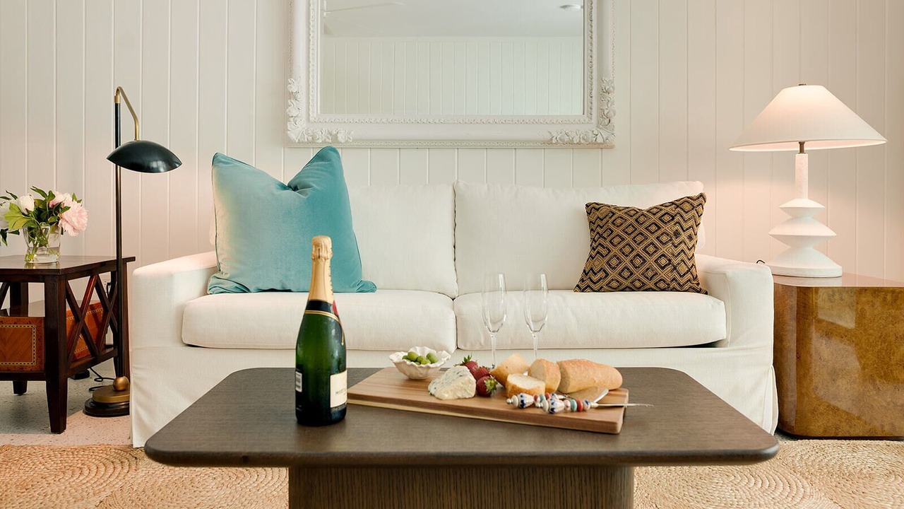Photo of Livingroom in West Bay