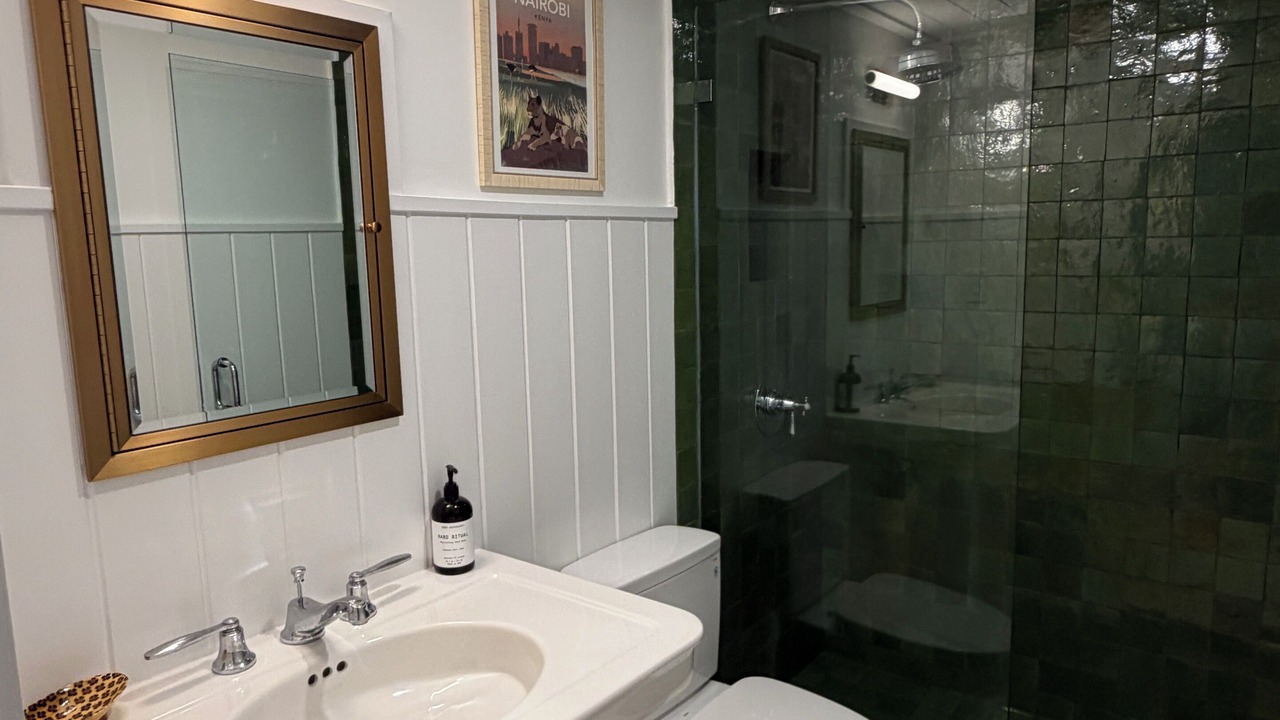 Photo of Bathroom in West Bay