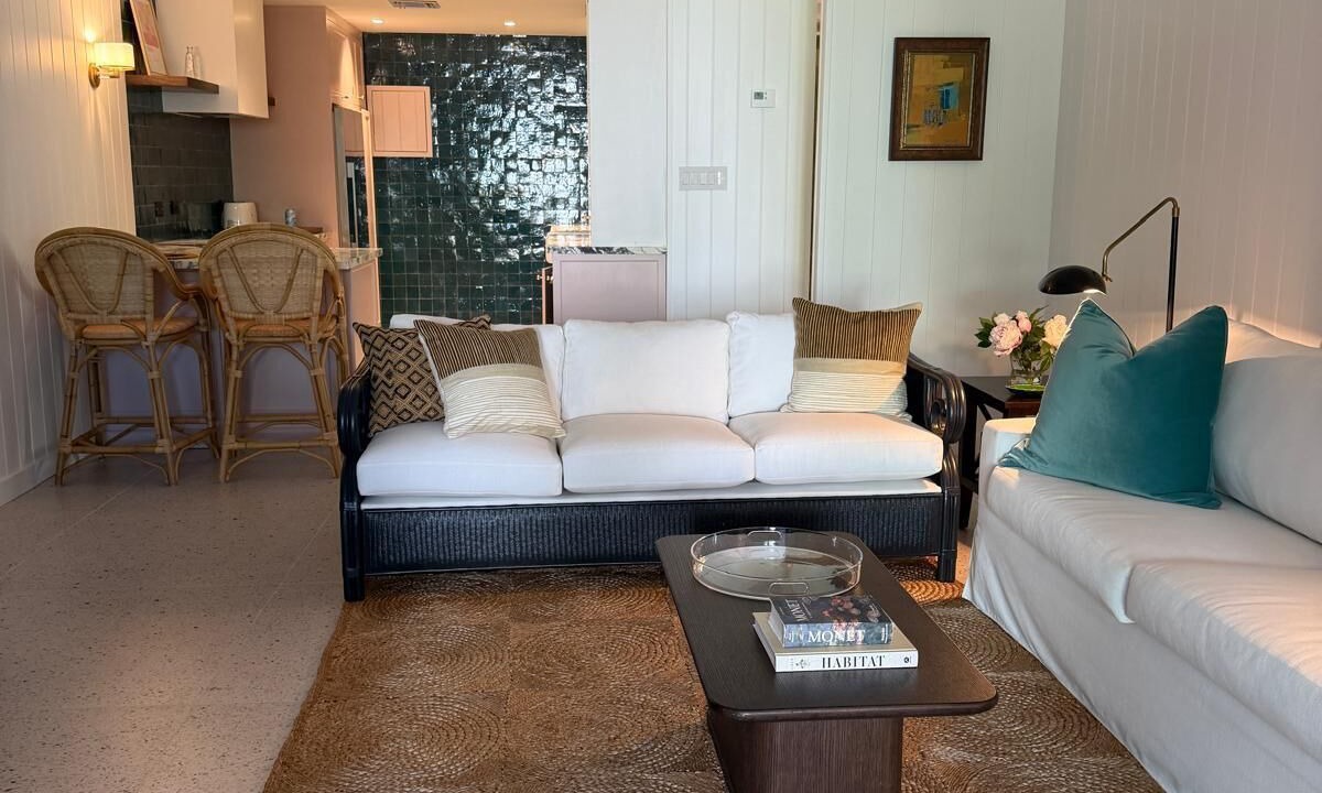 Photo of Livingroom in West Bay