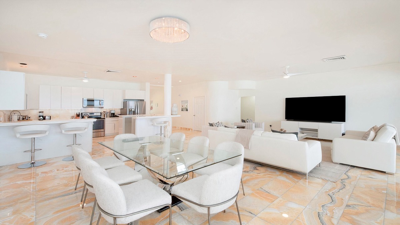 Photo of Livingroom in Seven Mile Beach