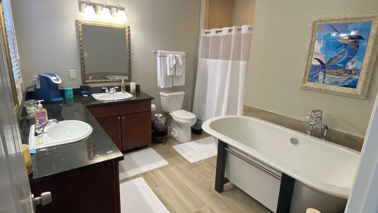 Photo of Bathroom in East End