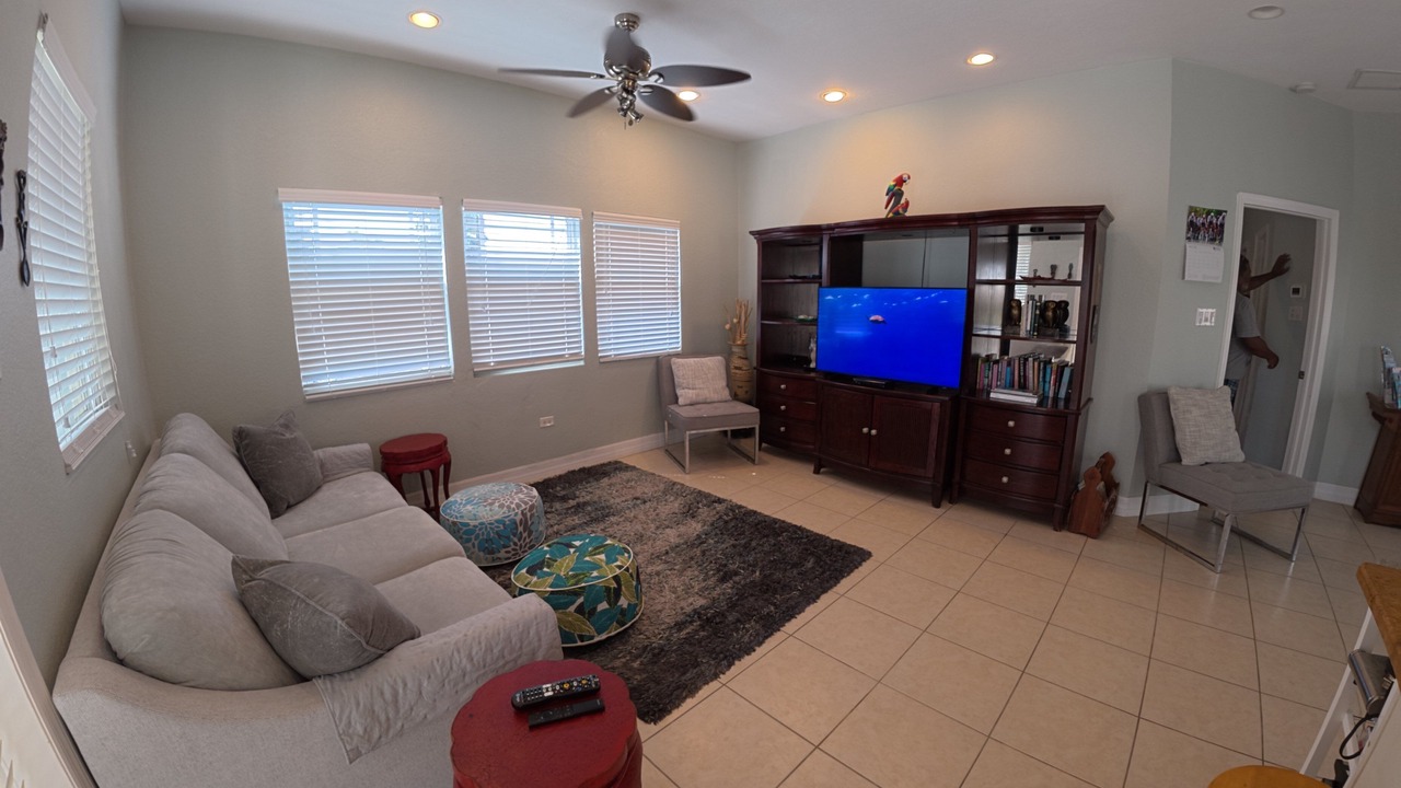 Photo of Livingroom in North Sound Estates