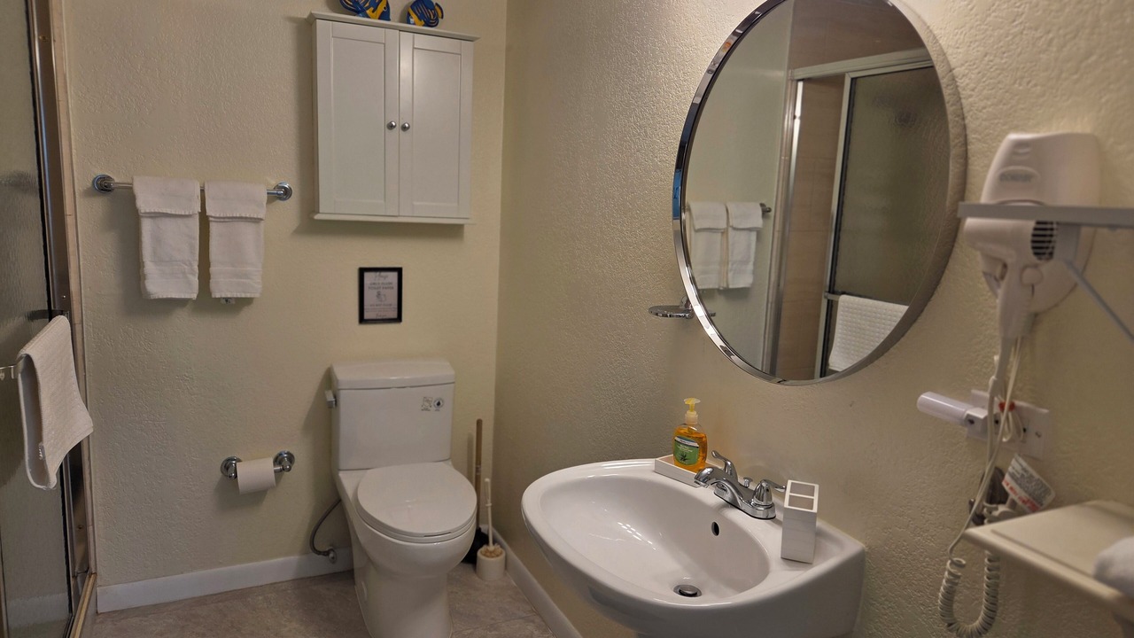 Photo of Bathroom in Bodden Town