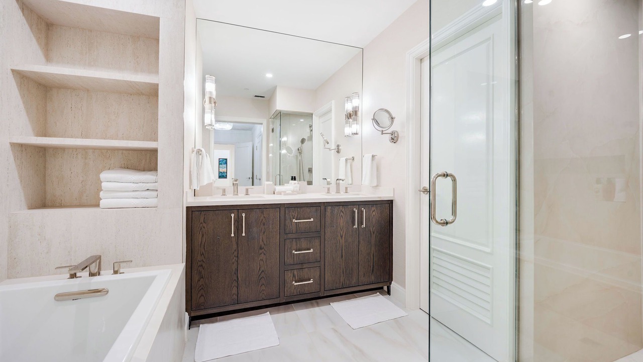 Photo of Bathroom in Seven Mile Beach