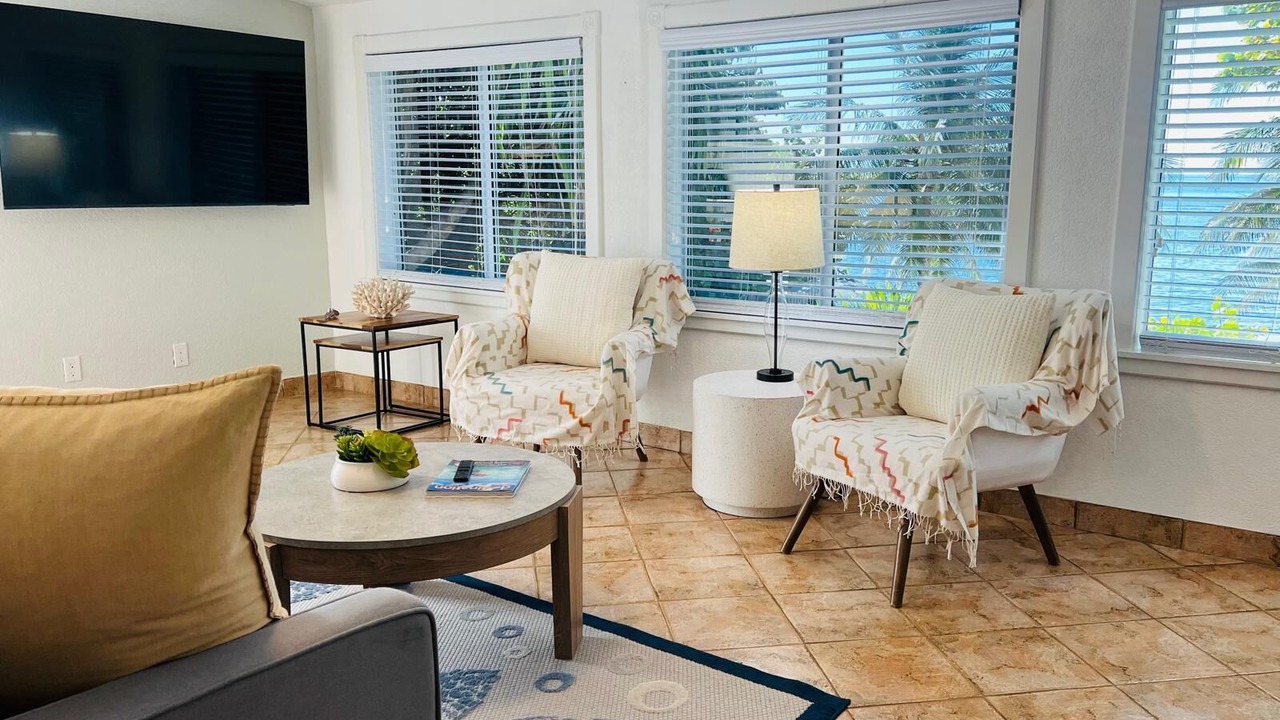 Photo of Livingroom in Bodden Town