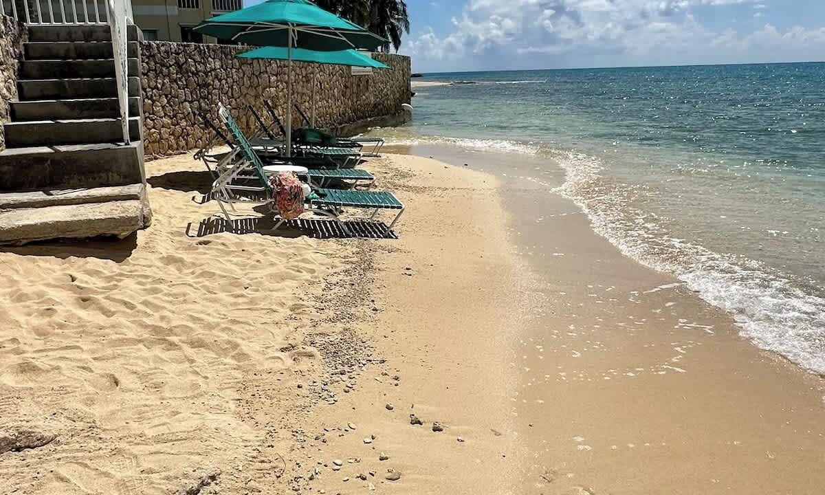 Photo of Others in Seven Mile Beach