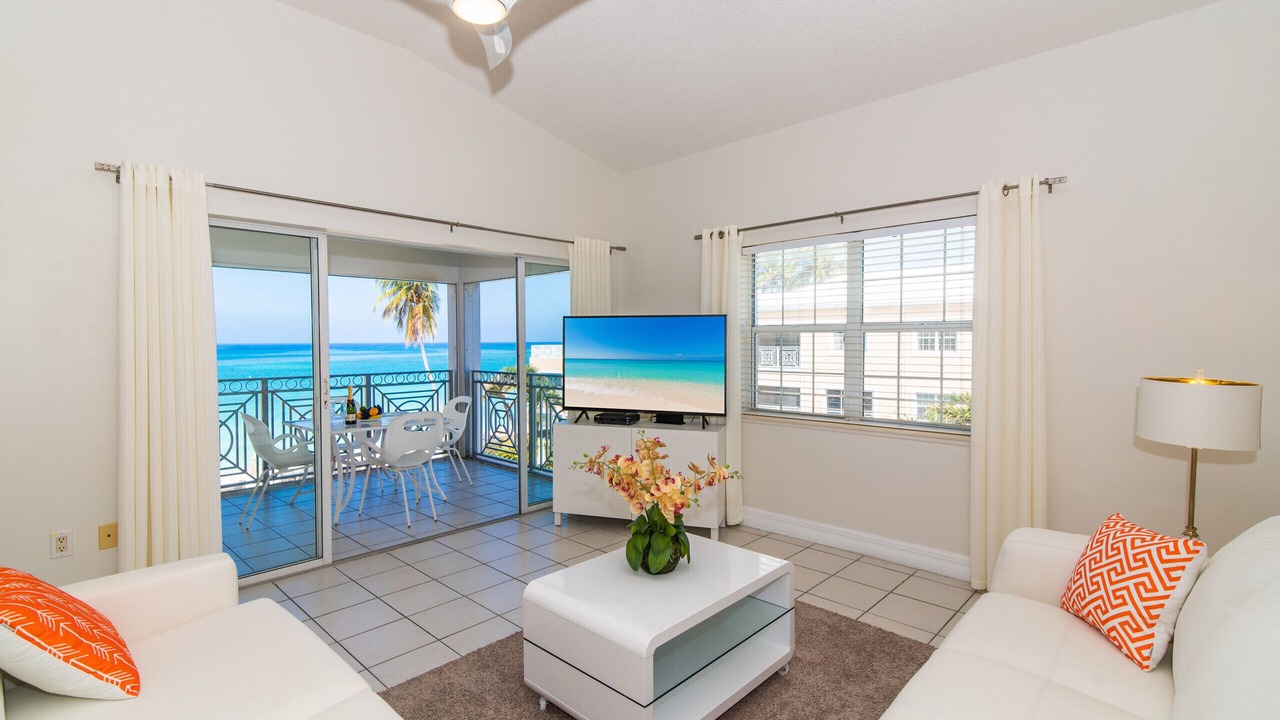 Photo of Livingroom in Seven Mile Beach