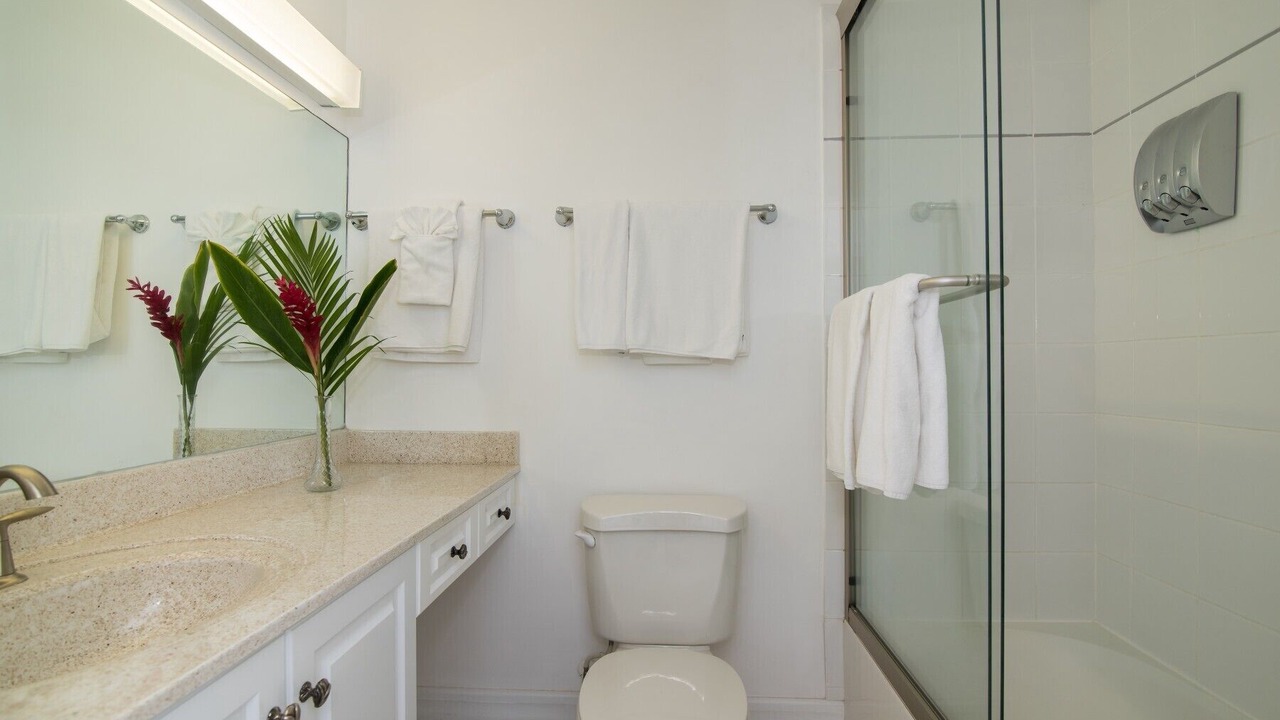 Photo of Bathroom in Seven Mile Beach