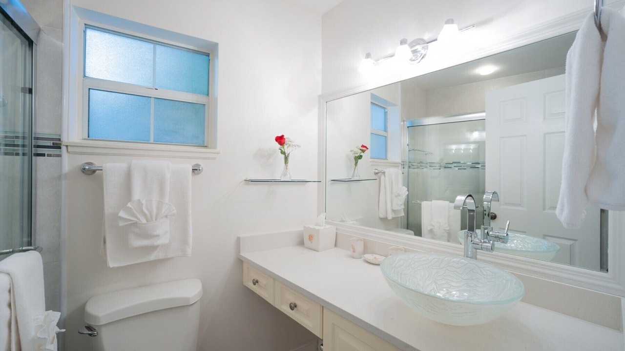 Photo of Bathroom in Seven Mile Beach