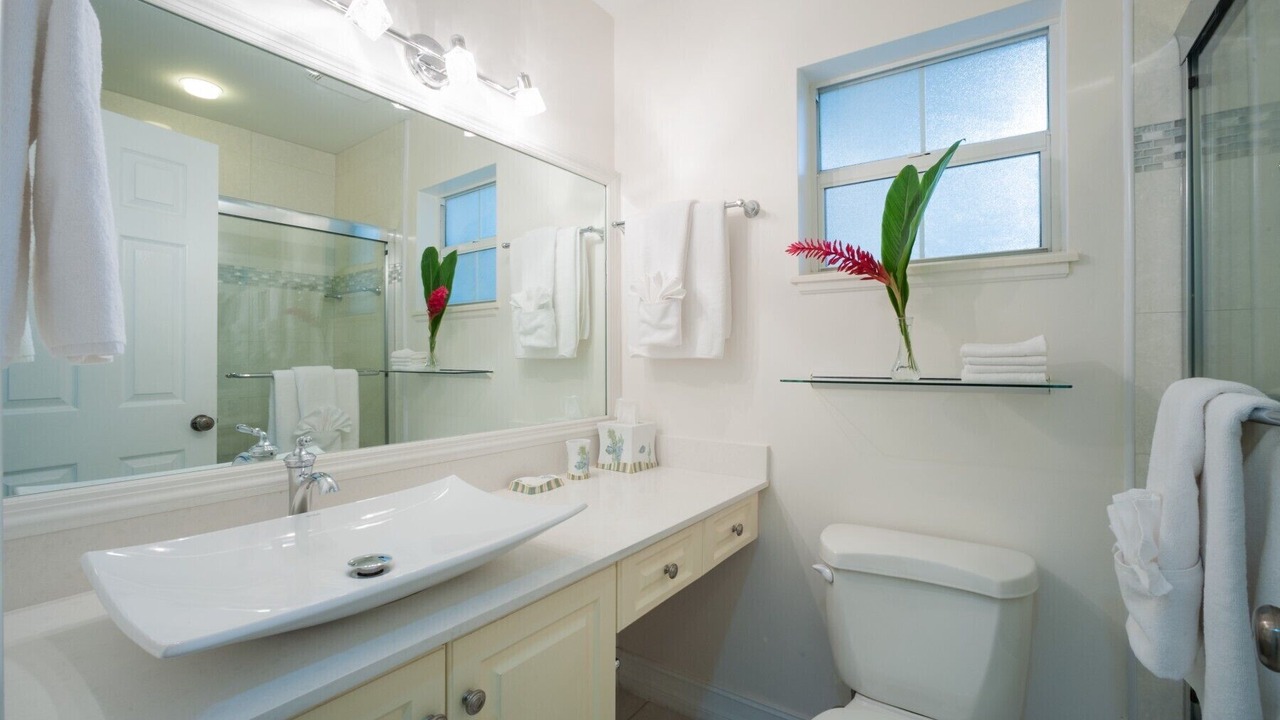 Photo of Bathroom in Seven Mile Beach