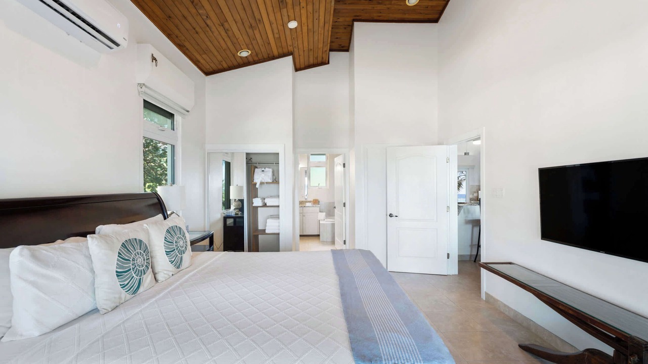 Photo of Bedroom in Bodden Town