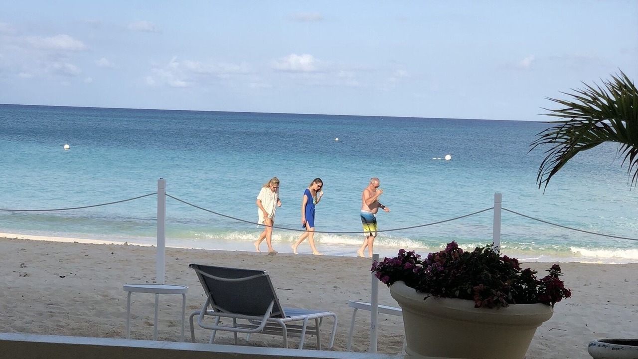 Photo of Others in Seven Mile Beach