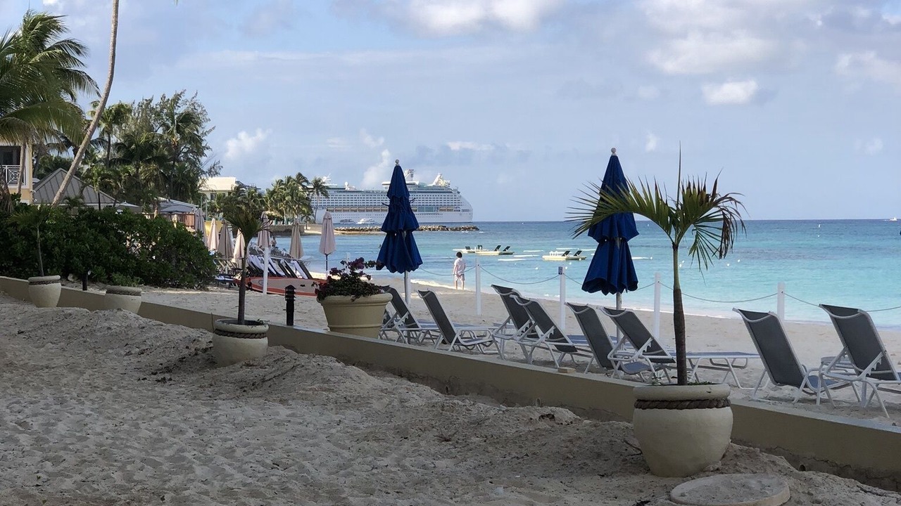 Photo of Others in Seven Mile Beach