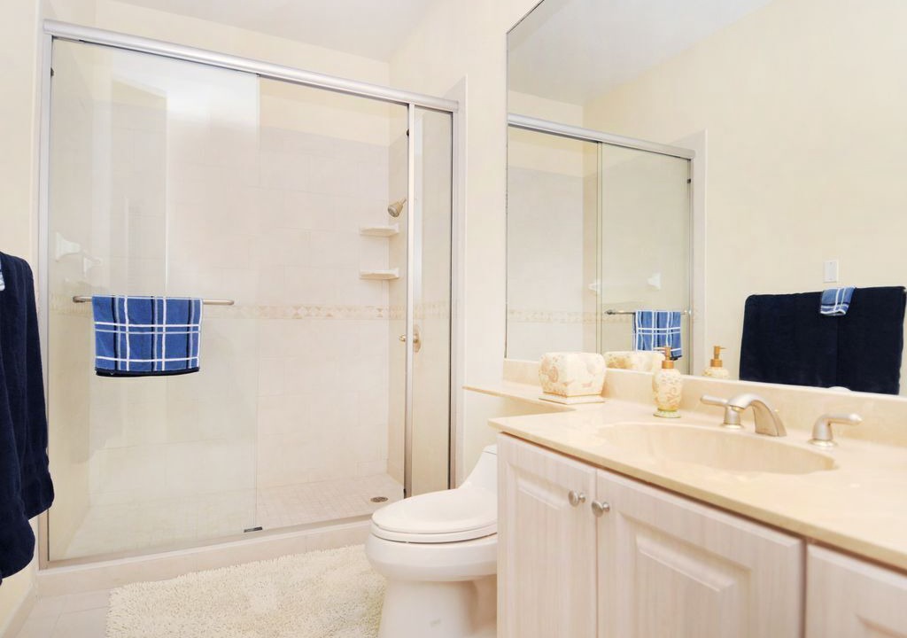 Photo of Bathroom in Seven Mile Beach