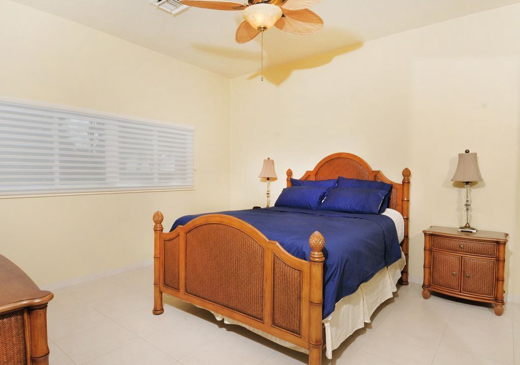 Photo of Bedroom in Seven Mile Beach