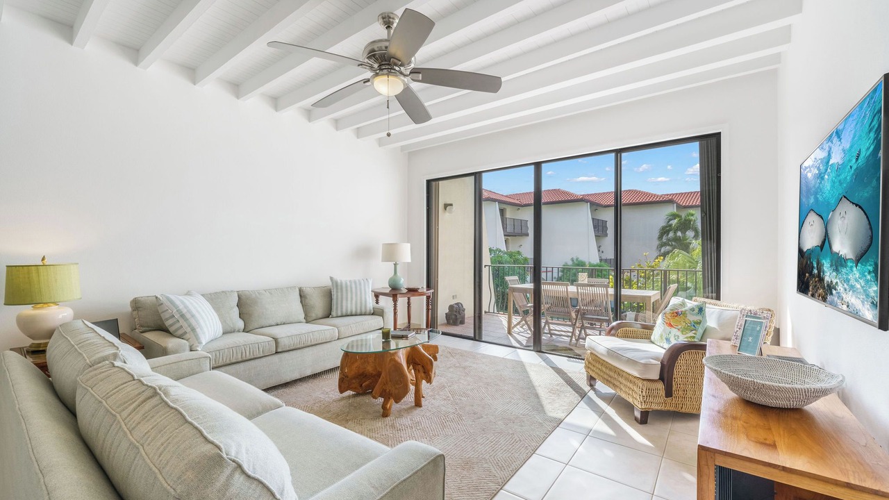 Photo of Livingroom in West Bay
