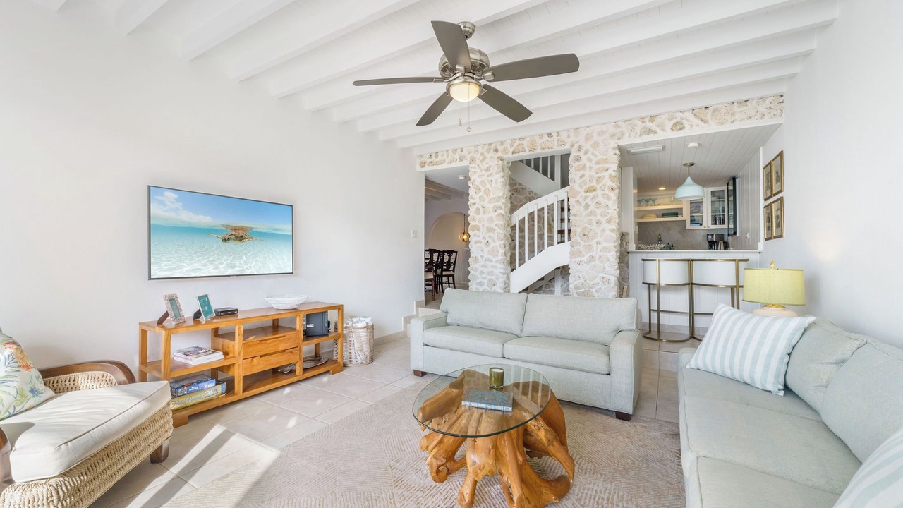 Photo of Livingroom in West Bay