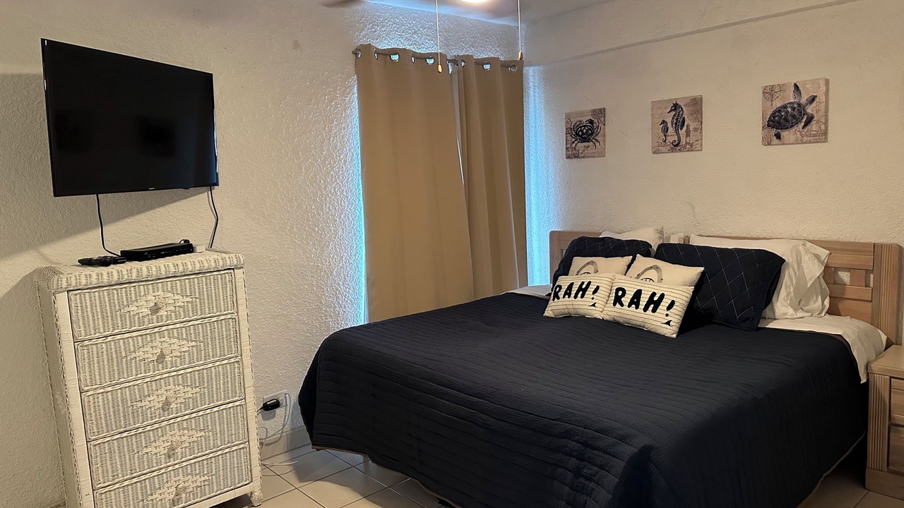 Photo of Bedroom in Seven Mile Beach