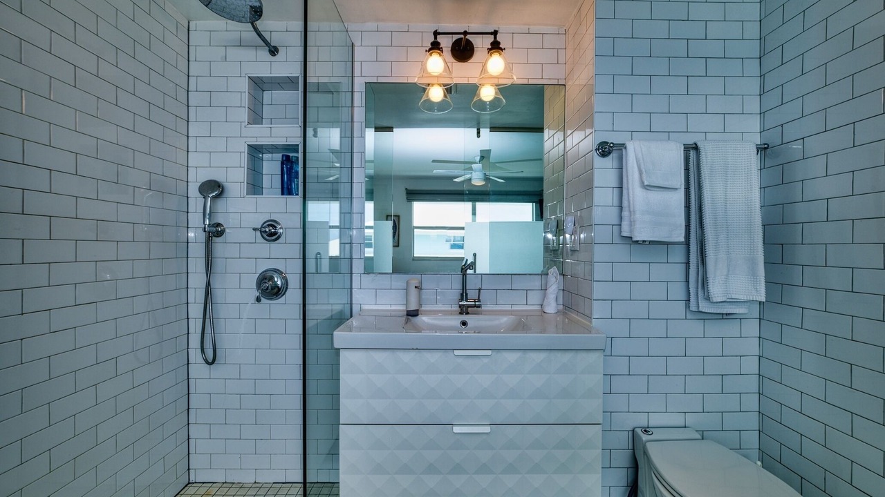 Photo of Bathroom in Seven Mile Beach