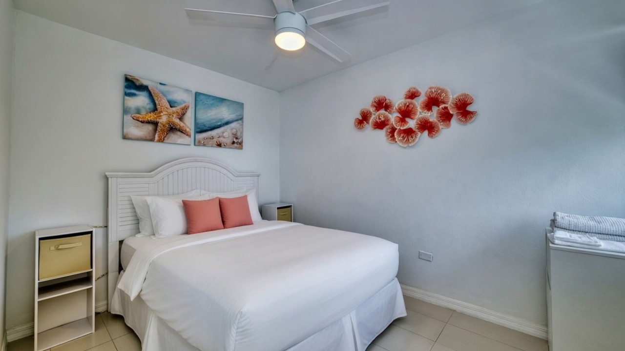 Photo of Bedroom in Seven Mile Beach