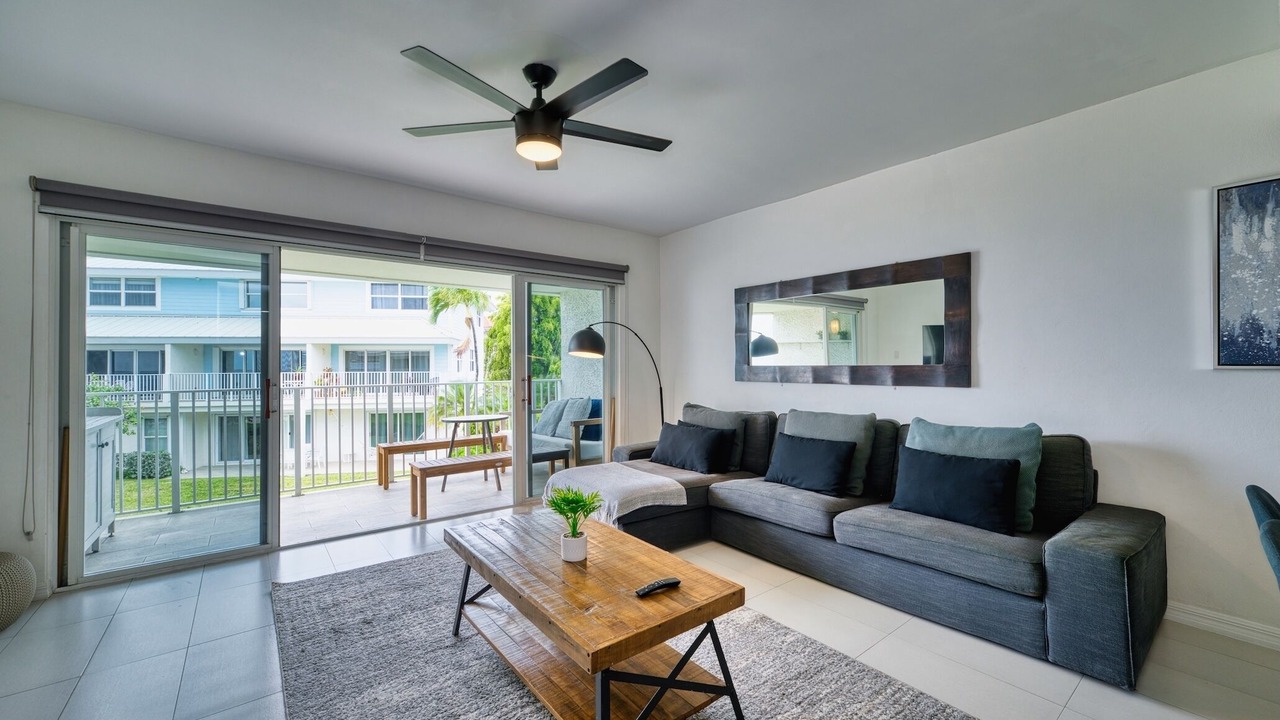 Photo of Livingroom in Seven Mile Beach