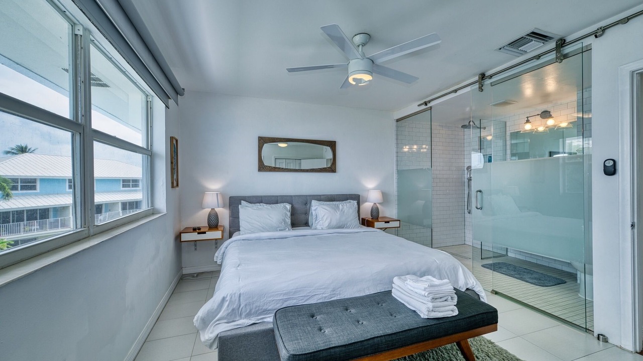 Photo of Bedroom in Seven Mile Beach