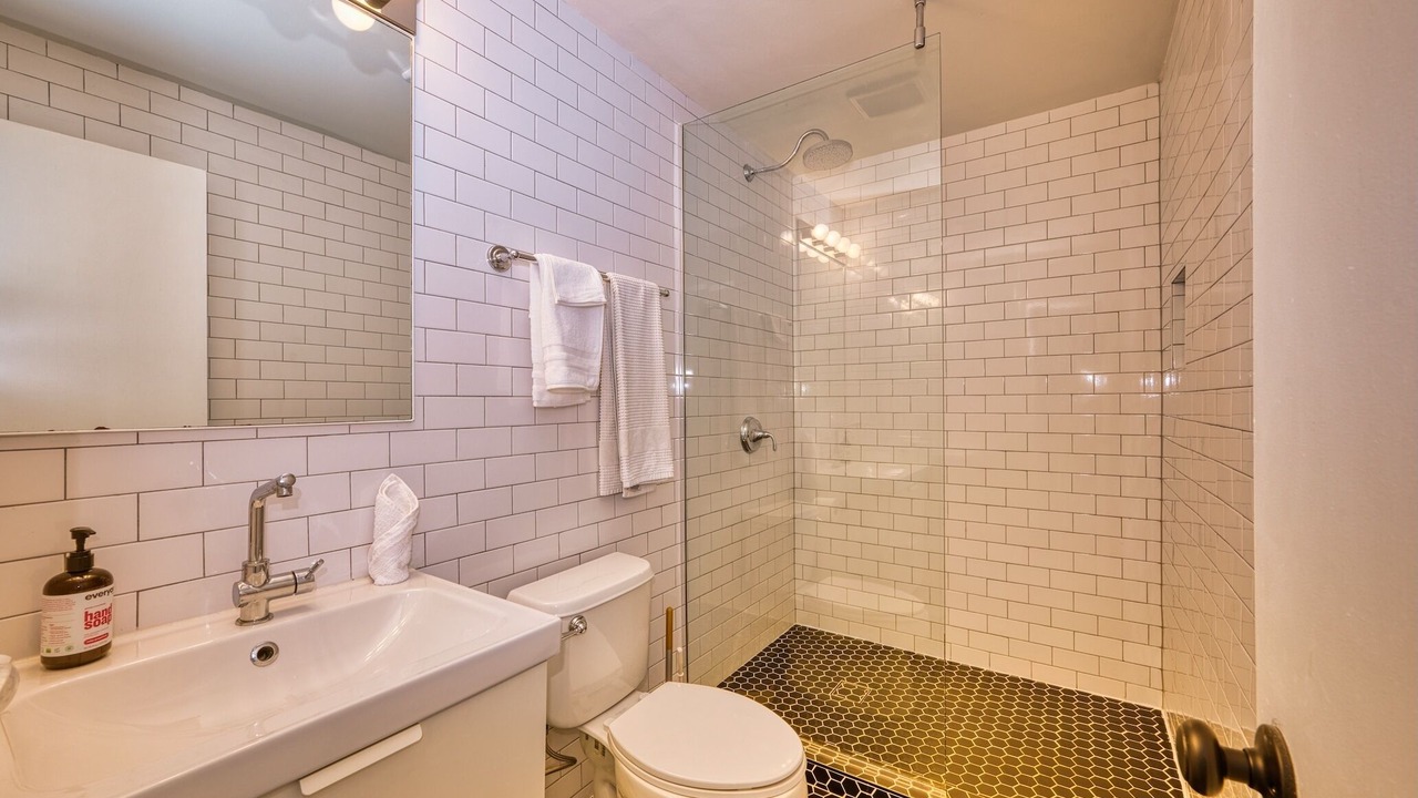 Photo of Bathroom in Seven Mile Beach