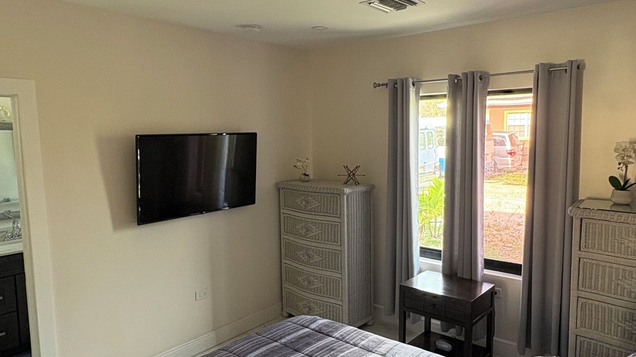 Photo of Bedroom in Bodden Town