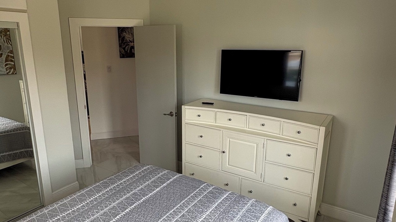 Photo of Bedroom in Bodden Town