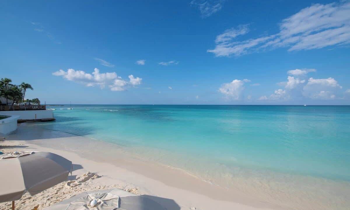 Photo of Others in Seven Mile Beach