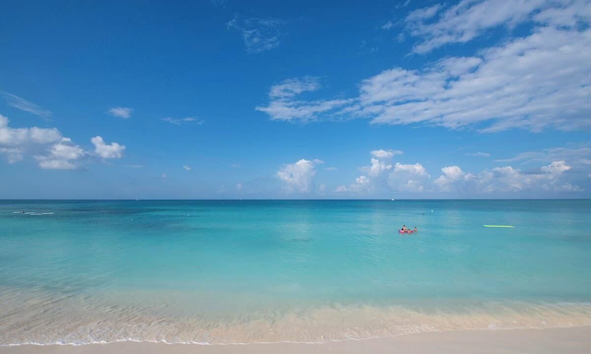 Photo of Others in Seven Mile Beach