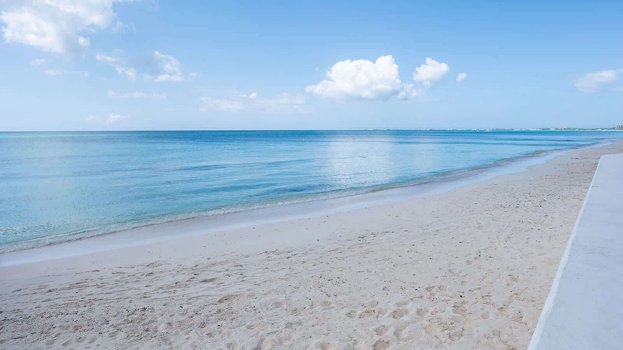 Photo of Others in Seven Mile Beach