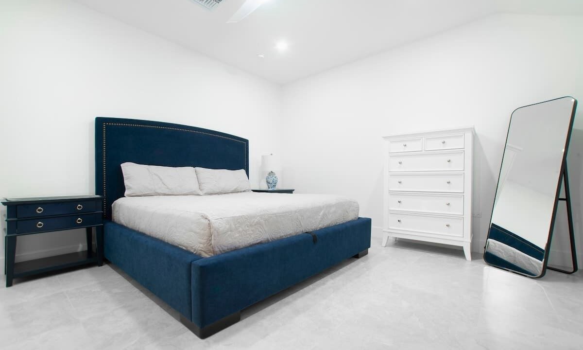 Photo of Bedroom in West Bay