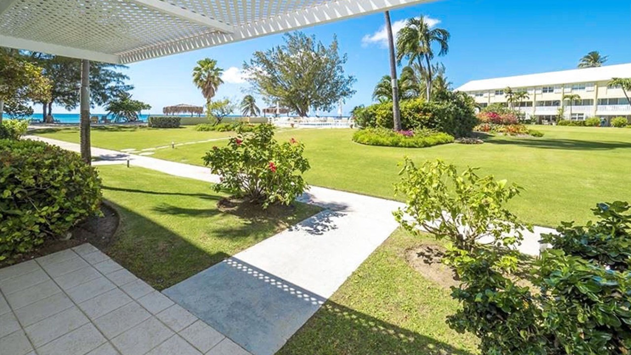 Photo of Outdoor in Seven Mile Beach