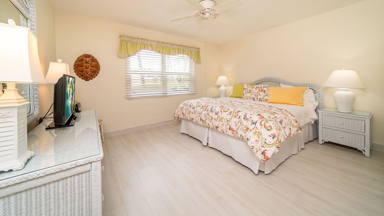 Photo of Bedroom in Seven Mile Beach