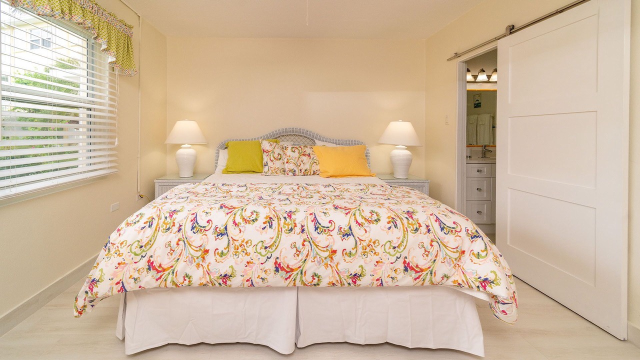 Photo of Bedroom in Seven Mile Beach