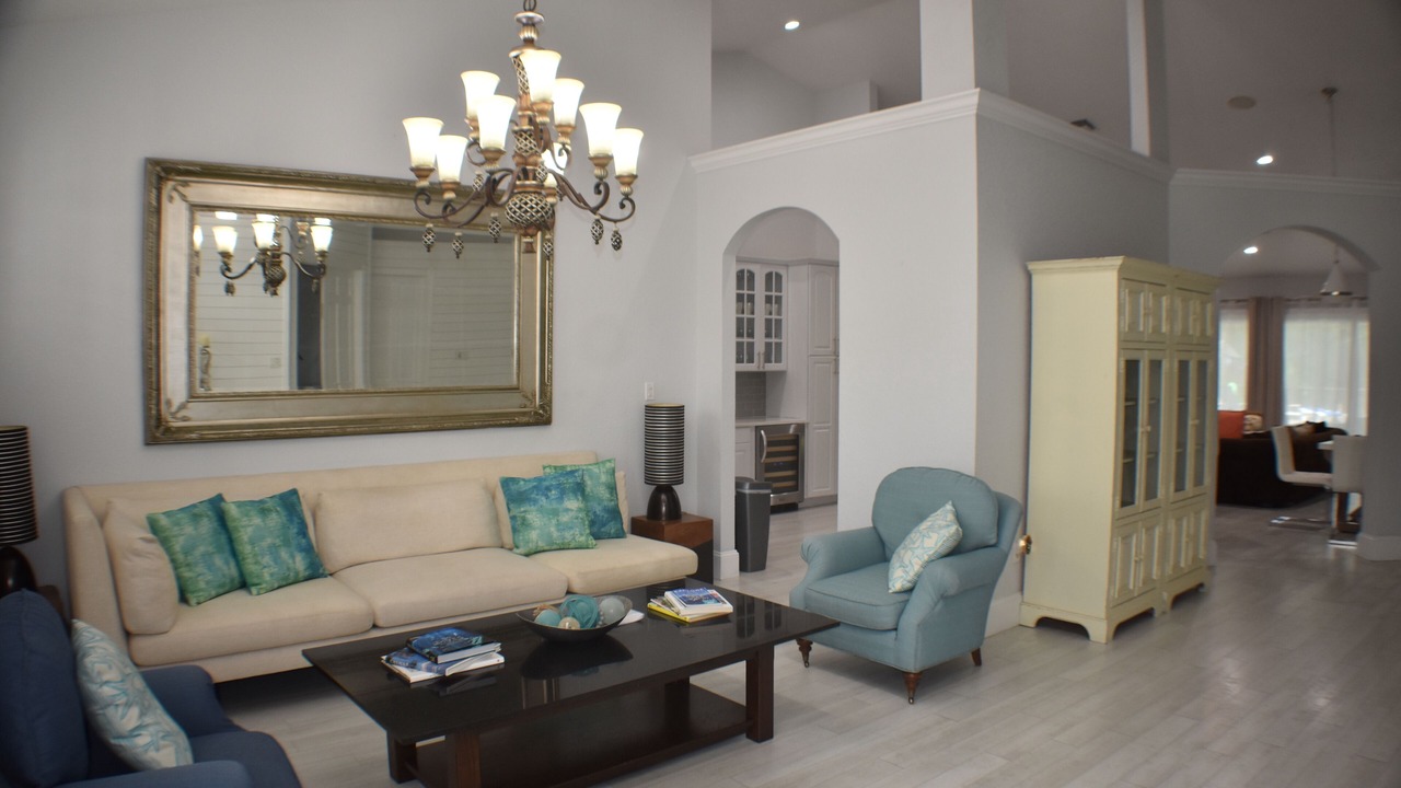 Photo of Livingroom in Seven Mile Beach