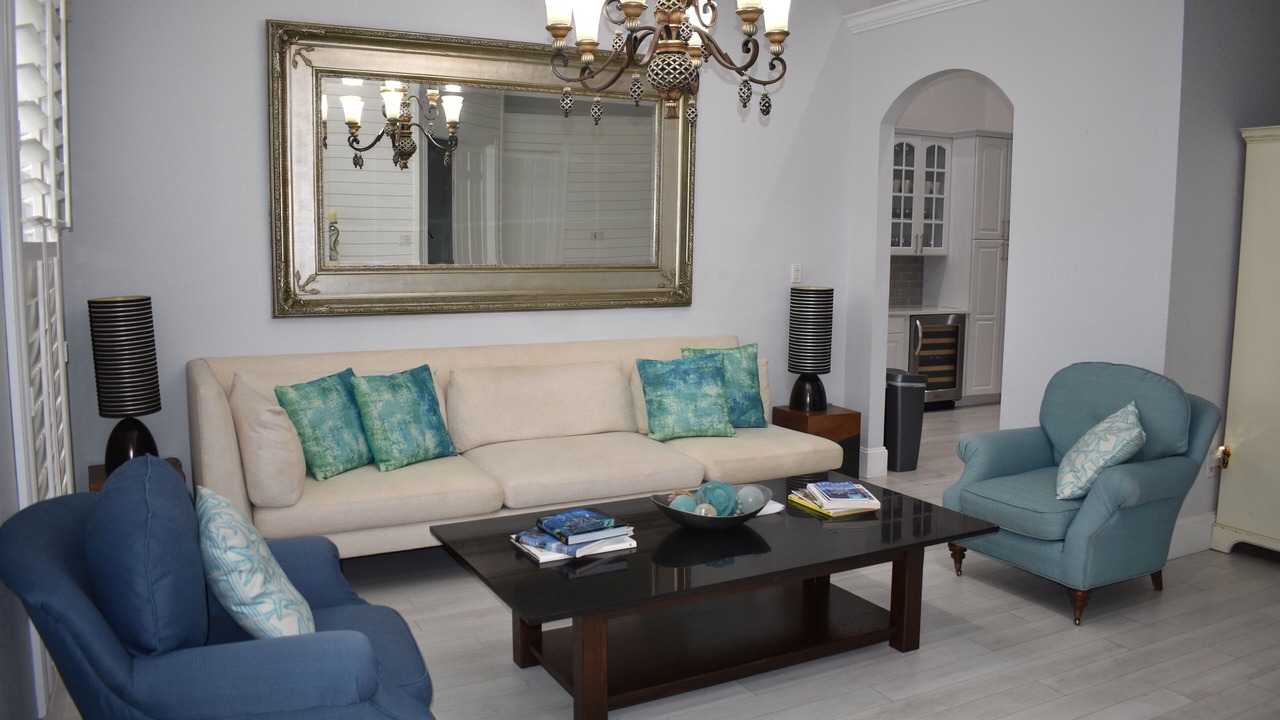 Photo of Livingroom in Seven Mile Beach